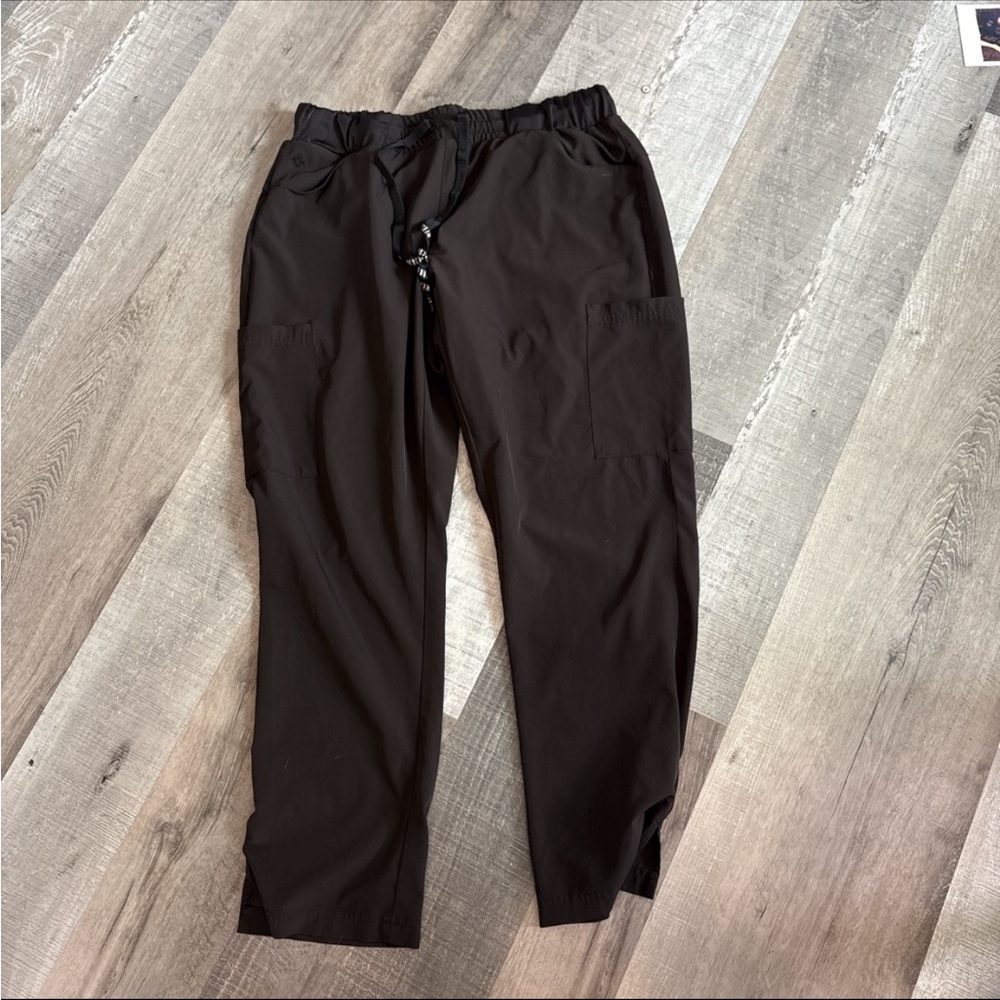 Med Couture SCRUB Black Elastic Waist Cargo Pants